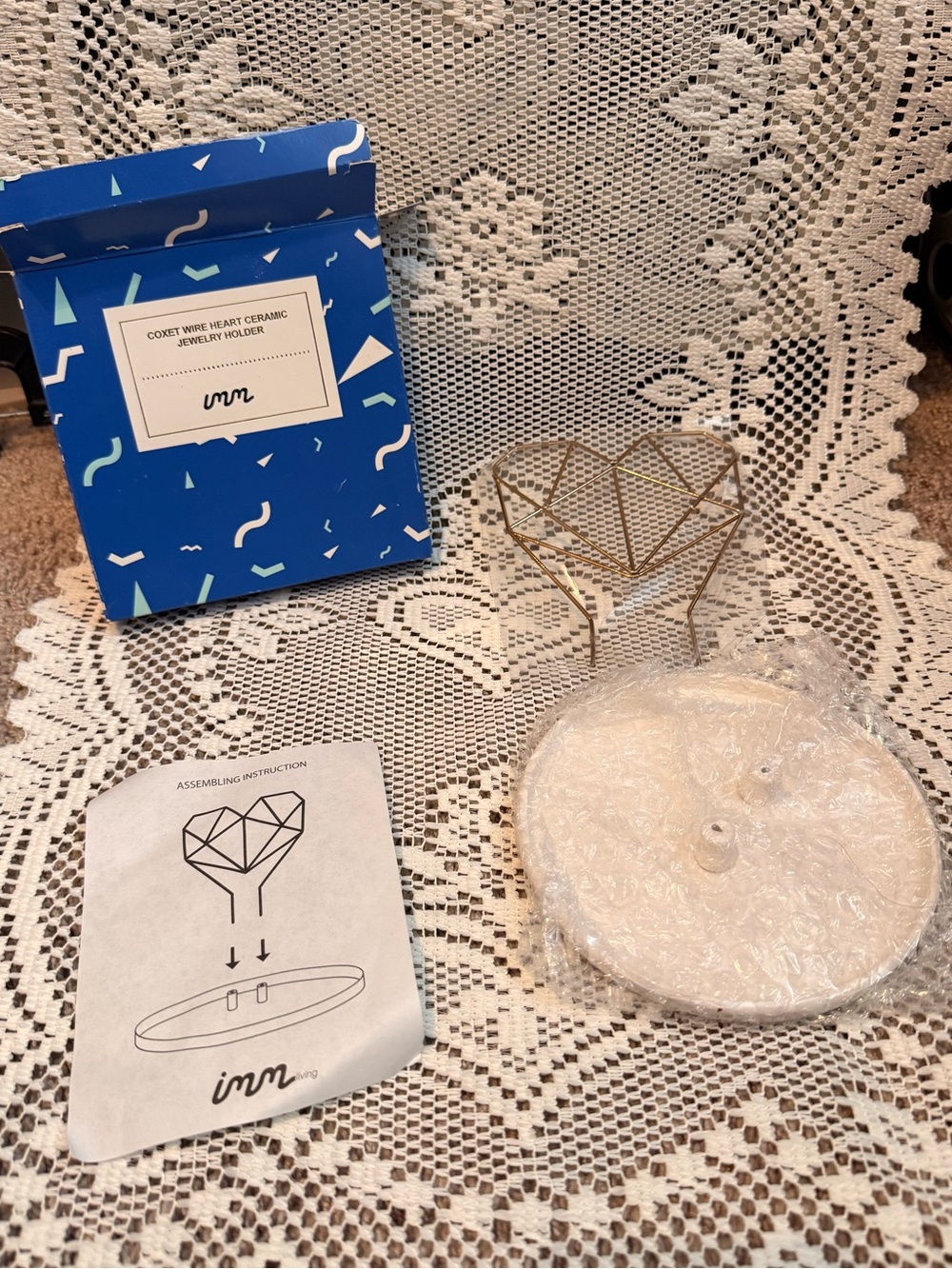 IMM Living inc. wire heart jewelry holder